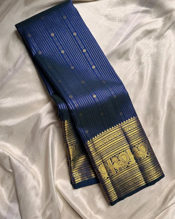 Soft_Banarasi_Lichi_Silk_Saree_with_Unstiched_Blouse_Piece