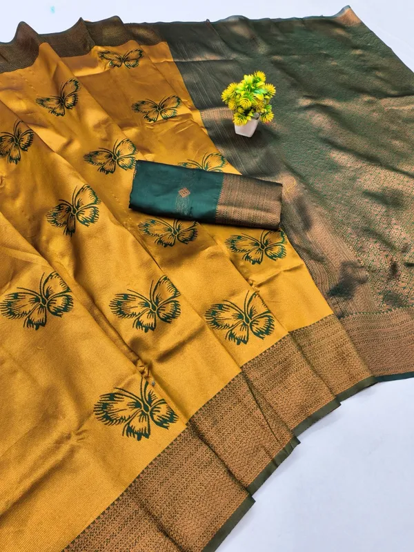 Soft_Lichi_Silk_Saree_with_Unstiched_Blouse_Piece