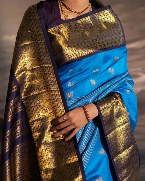 Soft_Lichi_Silk_Saree_with_Unstiched_Blouse_Piece