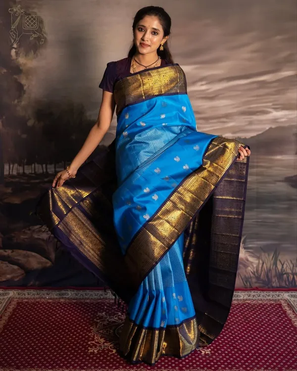 Soft_Lichi_Silk_Saree_with_Unstiched_Blouse_Piece
