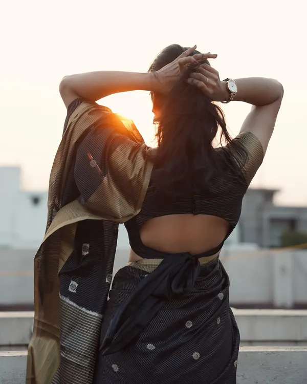 Soft_Banarasi_Lichi_Silk_Saree_with_Unstiched_Blouse_Piece