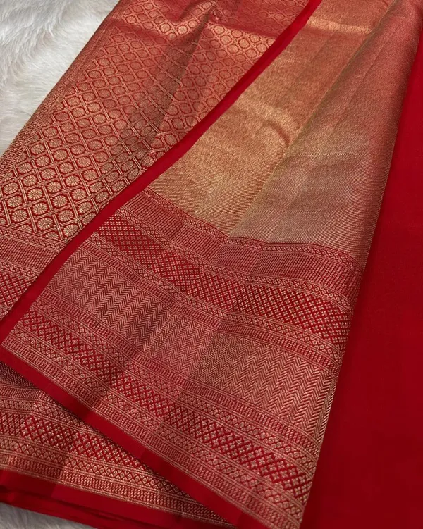 Soft_Lichi_Silk_Saree_with_Unstiched_Blouse_Piece