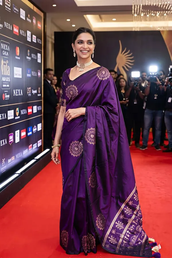 Soft_Lichi_Silk_Saree_with_Unstiched_Blouse_Piece