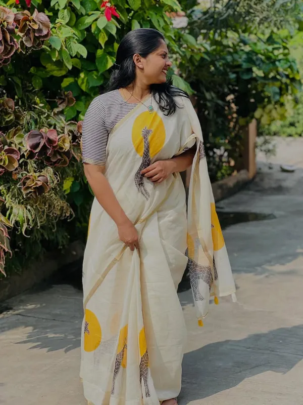 Linen__Saree_(With_Unstitched_Blouse)