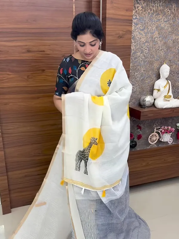 Linen__Saree_(With_Unstitched_Blouse)