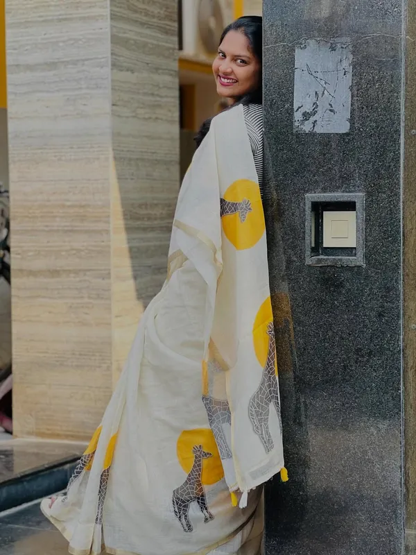 Linen__Saree_(With_Unstitched_Blouse)