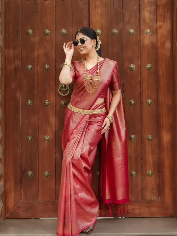 Soft_Lichi_Silk_Saree_with_Unstiched_Blouse_Piece