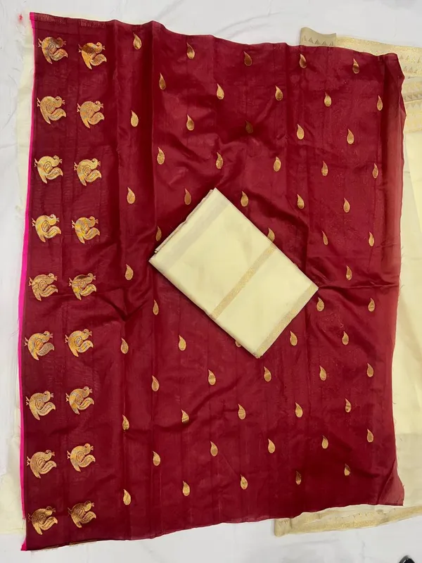 Soft_Lichi_Silk_Saree_with_Unstiched_Blouse_Piece