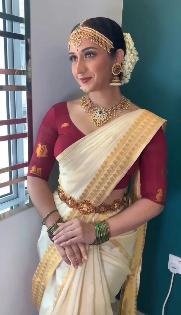 Soft_Lichi_Silk_Saree_with_Unstiched_Blouse_Piece
