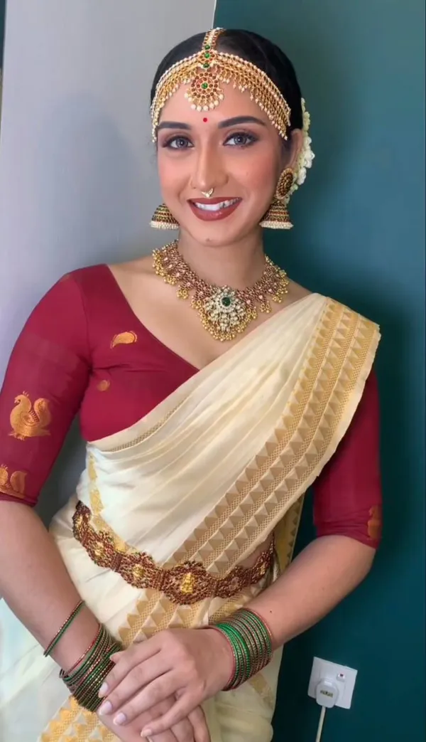Soft_Lichi_Silk_Saree_with_Unstiched_Blouse_Piece