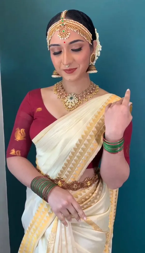 Soft_Lichi_Silk_Saree_with_Unstiched_Blouse_Piece