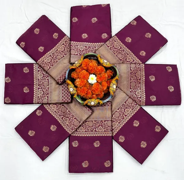 Soft_Lichi_Silk_Saree_with_Unstiched_Blouse_Piece