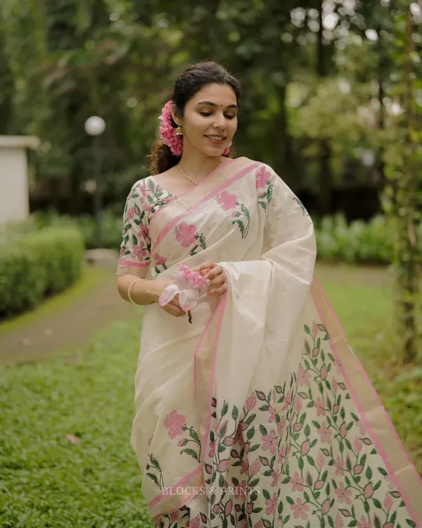 Linen__Saree_(With_Unstitched_Blouse)