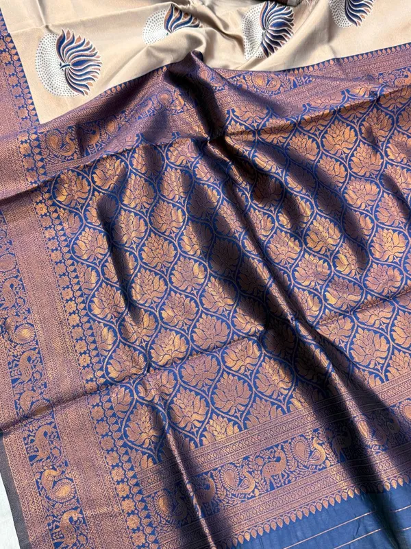 Soft_Lichi_Silk_Saree_with_Unstiched_Blouse_Piece
