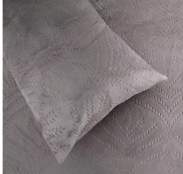 PREMIUM_500_TC_HEAVY_VELVET_WARM__FITTED_BEDSHEET_WITH_ELASTIC_ALL_AROUND_having_Embossing_Floral_design