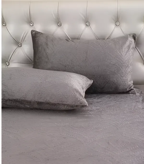 PREMIUM_500_TC_HEAVY_VELVET_WARM__FITTED_BEDSHEET_WITH_ELASTIC_ALL_AROUND_having_Embossing_Floral_design
