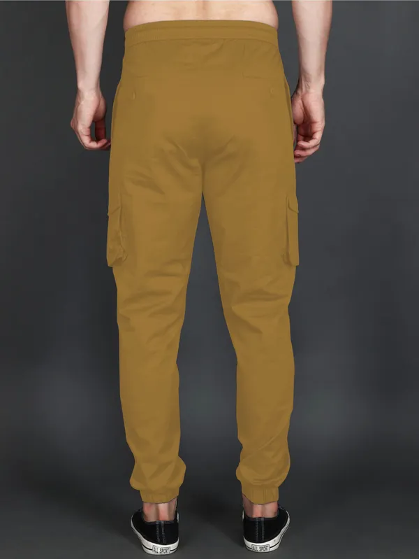 Cream_Cotton_Blend_Slim_Fit_Cargo_Joggers_For_Men