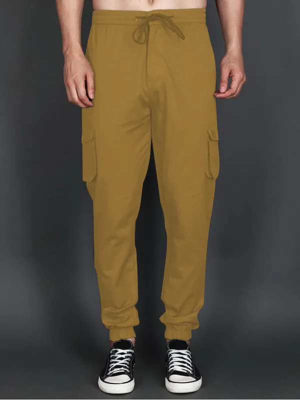Cream_Cotton_Blend_Slim_Fit_Cargo_Joggers_For_Men