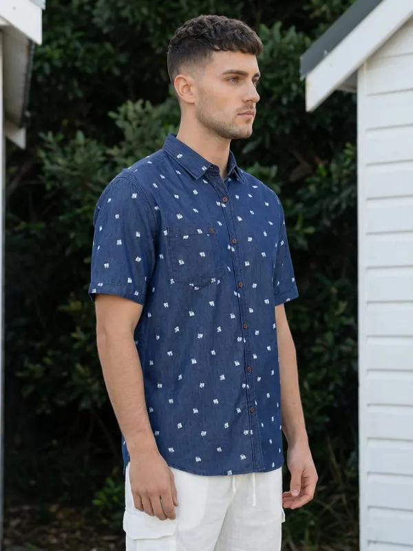 Kuons_Avenue_Men’s_Blue_Printed_Half_Sleeves_Denim_Casual_Shirt_