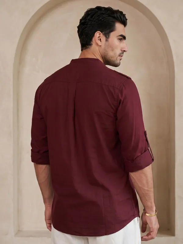 Kuons_Avenue_Men’s_Plum_Linen_Cotton_Pathani_Kurta