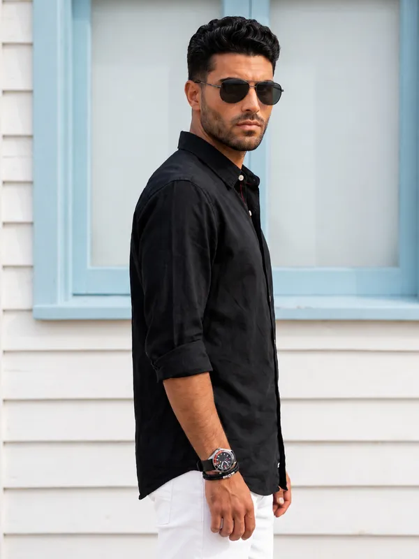 Kuons_Avenue_Men's_Raven_Black_Tencel_Linen_Casual_Shirt
