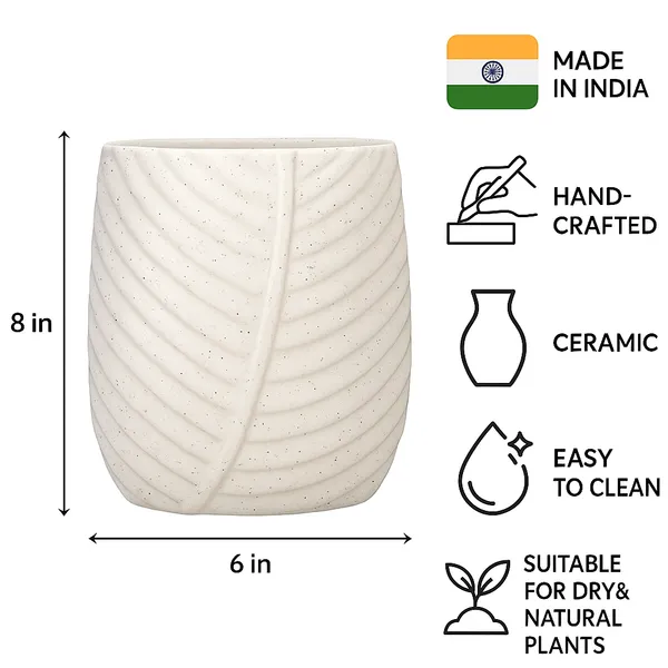 Modern_White_Ceramic_Vase_with_Leaf_Design