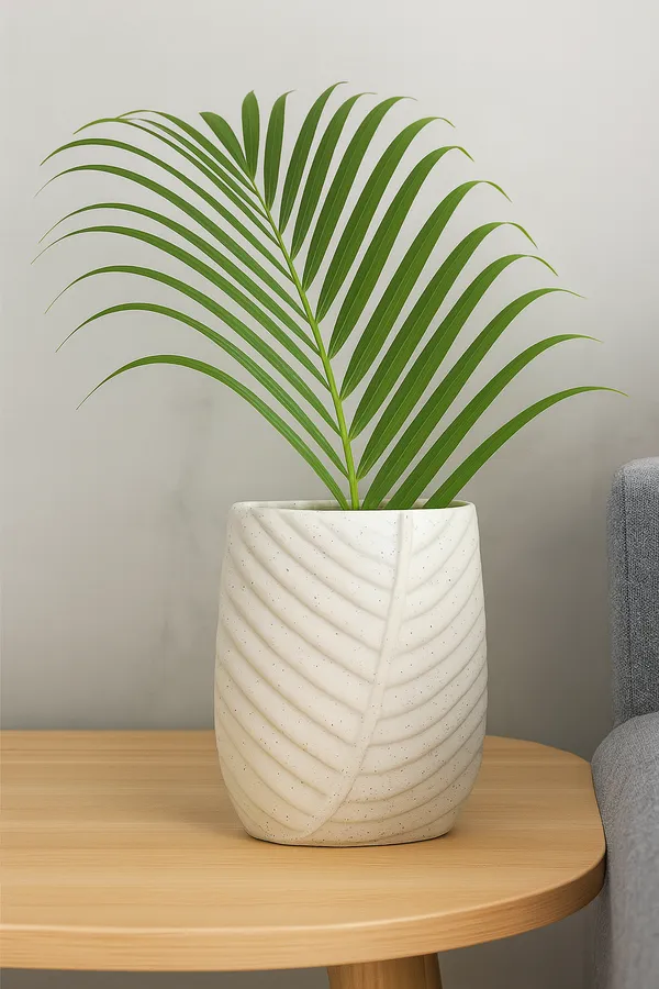 Modern_White_Ceramic_Vase_with_Leaf_Design