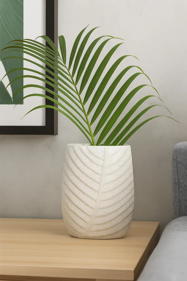 Modern_White_Ceramic_Vase_with_Leaf_Design