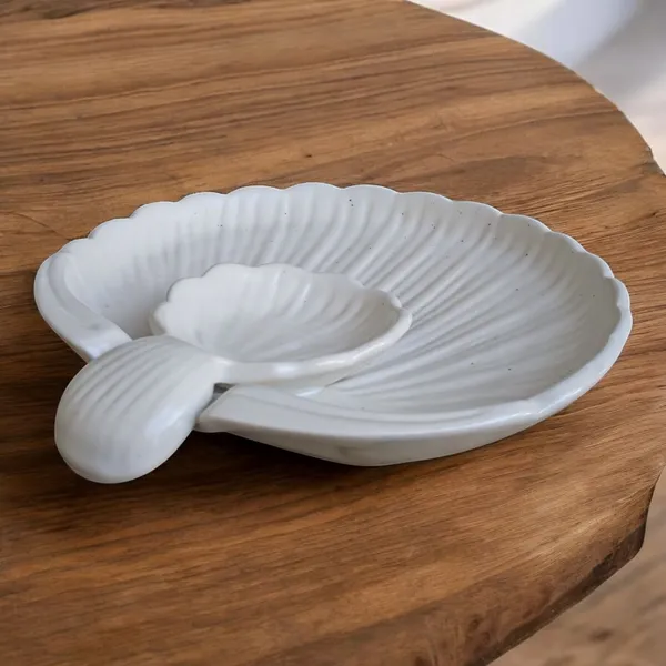 Elegant_Shell-Shaped_Ceramic_Chip_&_Dip_Platter_–_26x24x3.5_cm