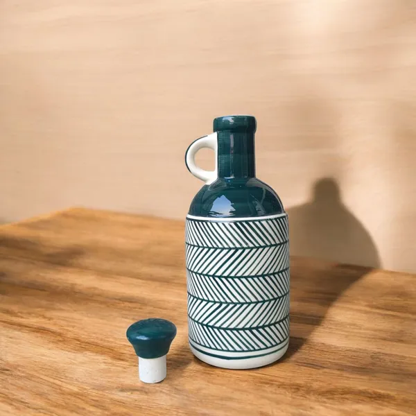 Handcrafted_Ceramic_Oil_Dispenser_Bottle_–_1000ml_|_Herringbone_Pattern