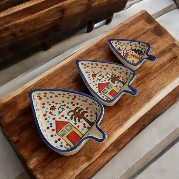 Leaf-Shaped_Ceramic_Serving_Bowls_(Set_of_3)_–_Elegant_Multipurpose_Bowls_for_Snacks,_Salads,_Dips_&_More_–_Microwave_and_Dishwasher_Safe