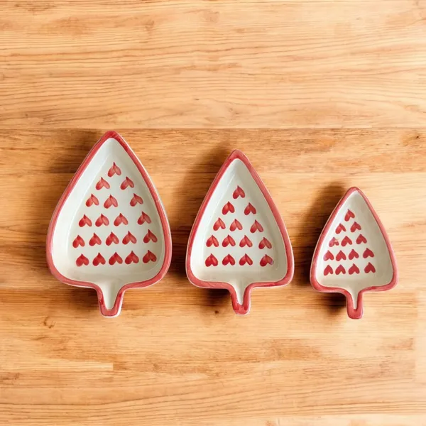 Leaf-Shaped_Ceramic_Serving_Bowls_(Set_of_3)_–_Elegant_Multipurpose_Bowls_for_Snacks,_Salads,_Dips_&_More_–_Microwave_and_Dishwasher_Safe