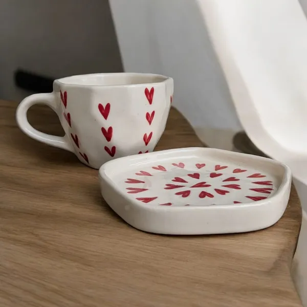Madarks_Ceramic_Red_Heart_Tea_Cup_with_Saucers_Set_of_1
