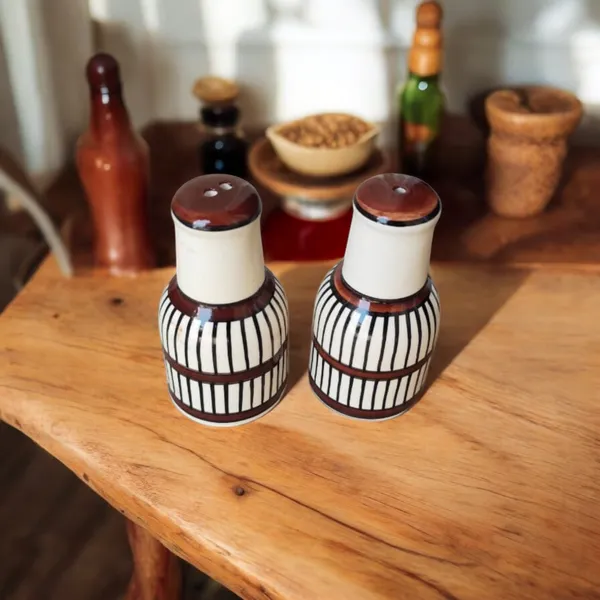 Madarks_Handcrafted_Ceramic_Spice_Shakers_-_Striped_Design_(Set_of_2)
