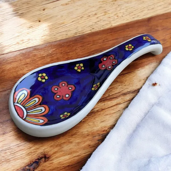 Madarks_Handcrafted_Ceramic_Spoon_Rest_–_Vibrant_Blue_Floral_Design
