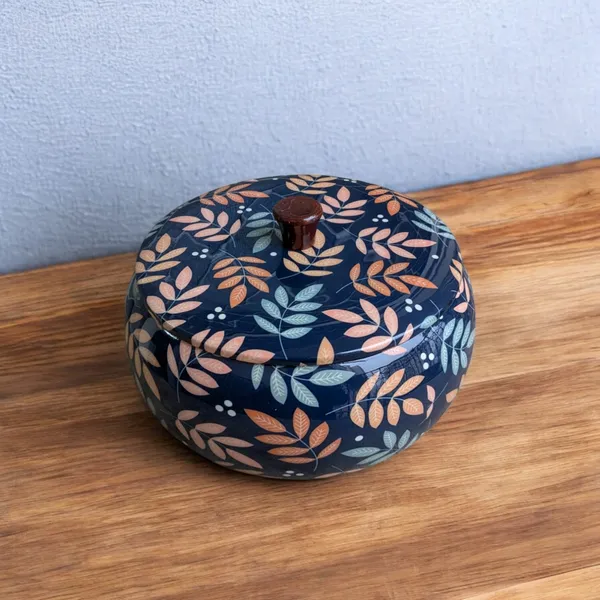Madarks_Handcrafted_Wooden_Roti_Box_with_Elegant_Leaf_Design_–_8-Inch_Diameter