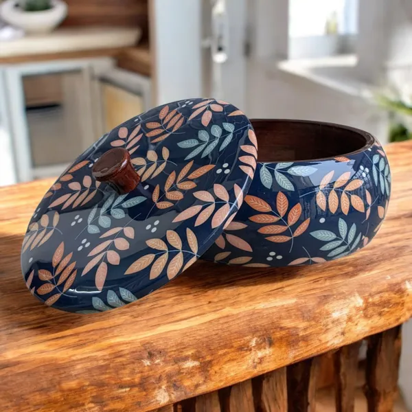 Madarks_Handcrafted_Wooden_Roti_Box_with_Elegant_Leaf_Design_–_8-Inch_Diameter