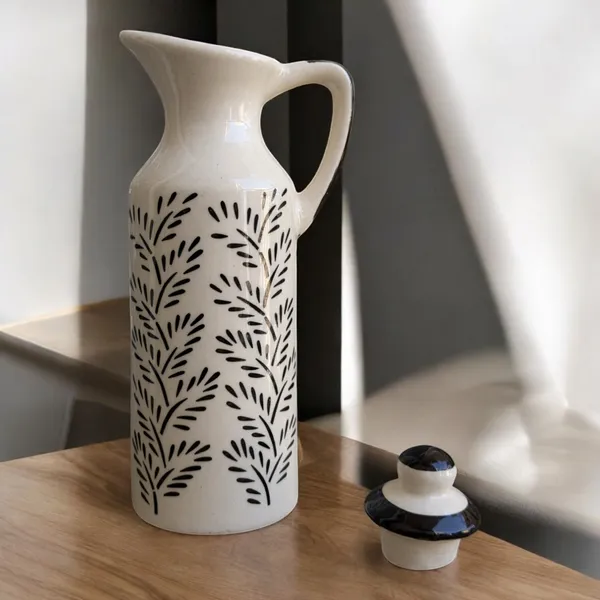 Madarks_Handmade_Ceramic_Oil_Dispenser_Bottle_-_300_ml_(10_oz)_Microwave-Safe_with_Hand-Painted_Palm_Design,_Ideal_for_Cooking_Oil,_Vinegar,_and_Syrups_-_Stylish_Black_&_Off-White_Kitchen_Decor