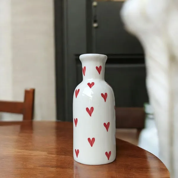 Madarks_Love_Blooms_Ceramic_Vase_–_Hand-Painted_Heart_Pattern_(Set_of_2)