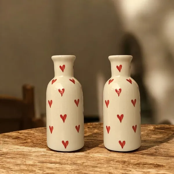 Madarks_Love_Blooms_Ceramic_Vase_–_Hand-Painted_Heart_Pattern_(Set_of_2)