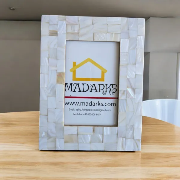 Madarks_Mother_of_Pearl_4_x_6_Inch_Picture_Frame,_White_Mosaic_,Tabletop_Photo_Frame(4_x_6_Inch__Natural_White)