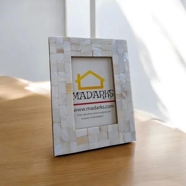 Madarks_Mother_of_Pearl_4_x_6_Inch_Picture_Frame,_White_Mosaic_,Tabletop_Photo_Frame(4_x_6_Inch__Natural_White)