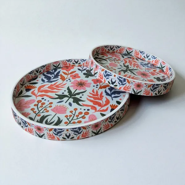 Madarks_Round_Floral_Print_MDF_Tray_Set_-_9_Inch_&_7_Inch_|_Enamel_Coated_|_Decorative_&_Multipurpose_Serving_Tray_|_Handcrafted_in_India