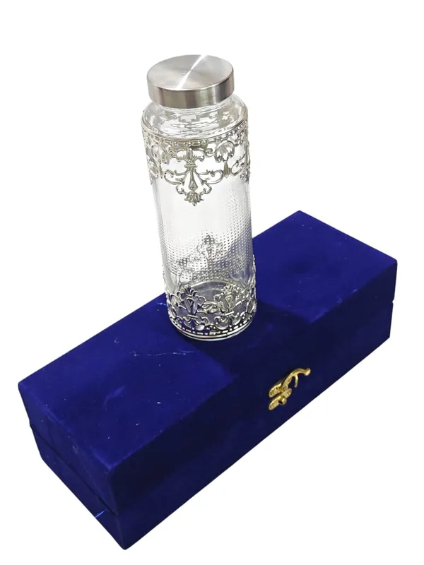 Premium_Glassware_Gift_Bottle_600_ml_with_Velvet_Box,_German_Silver_Metal_Work,_Elegant_Beverage_Set_for_Return_Gift