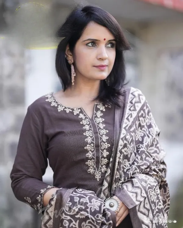 Brown_3_piece_suit
