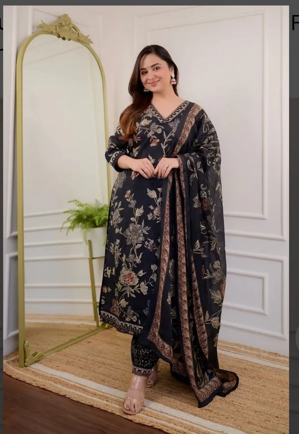 Elegant_Black_Floral_Embroidered_Kurta_Set_With_Dupatta-Molisha_Party_Collection