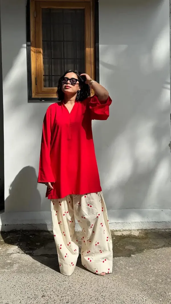 Elegant_Heavy_Cotton_Flex_Kurta_&_Farshi_Salwar_Set_with_Intricate_Embroidery