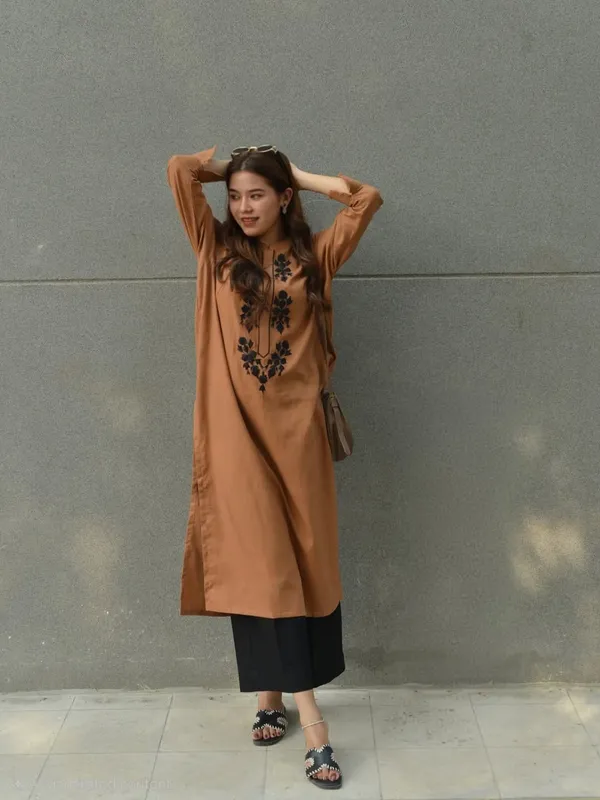 Premium_60/60_Pure_Cotton_Embroidered_Kurti_&_Pant_2-Piece_Set