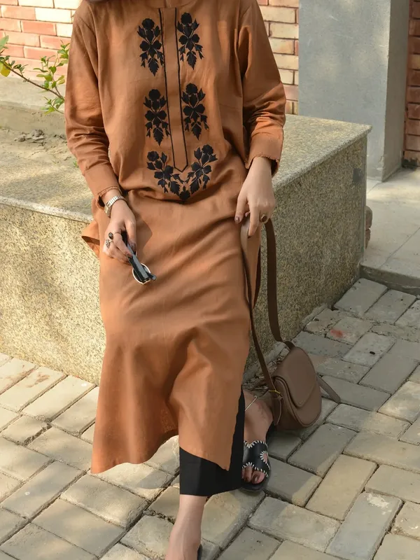 Premium_60/60_Pure_Cotton_Embroidered_Kurti_&_Pant_2-Piece_Set