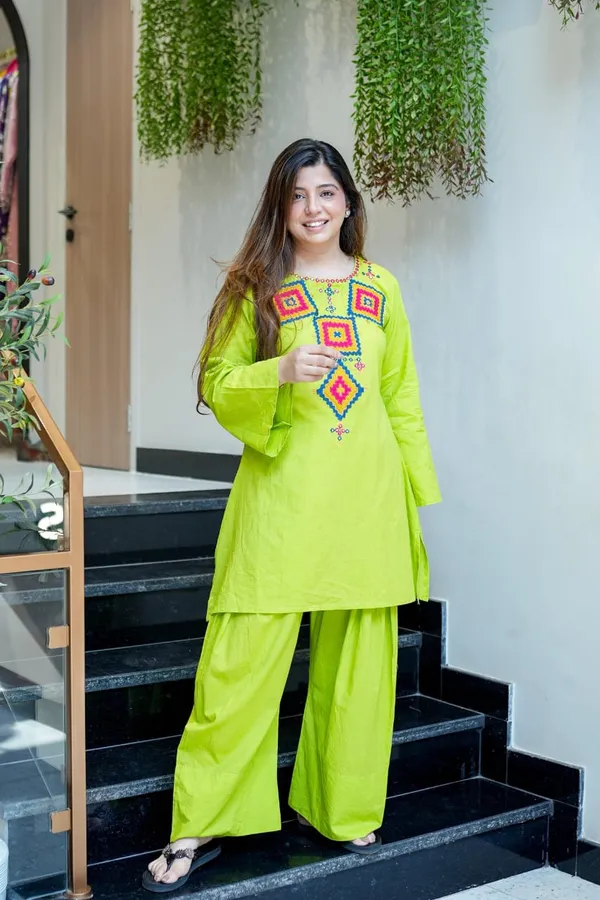 Premium_Heavy_Cotton_Kurta_&_Farshi_Salwar_Set_with_Designer_Neck_Embroidery